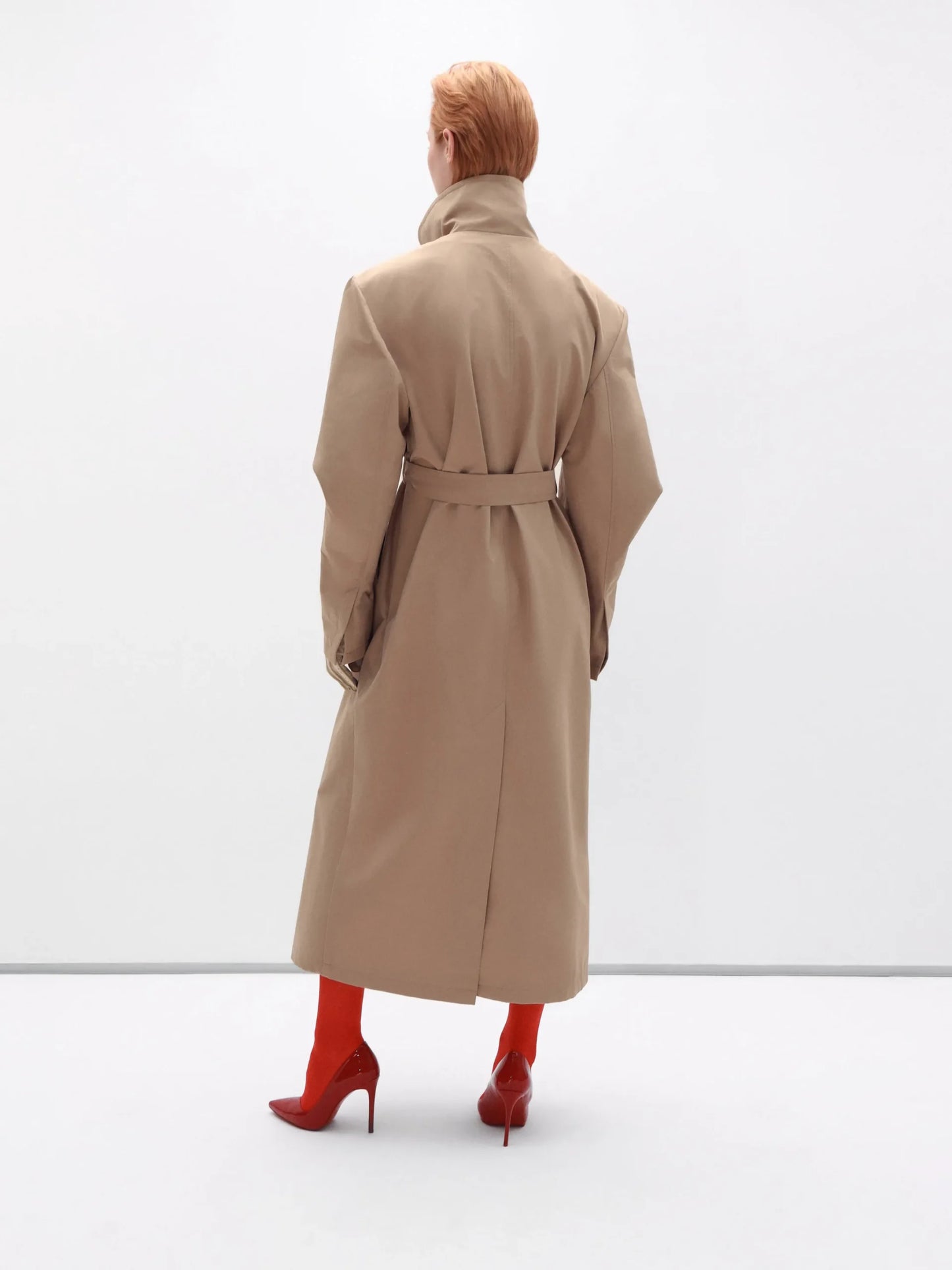 Classic trench coat with a belt - Beige