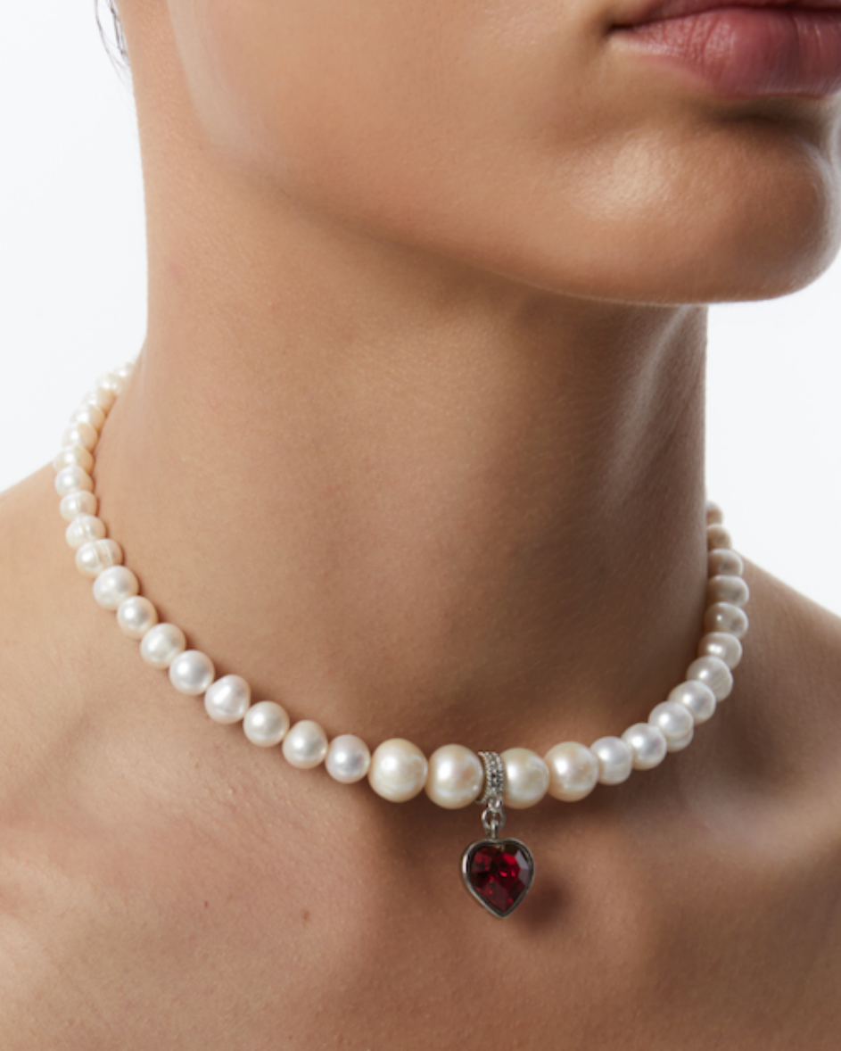 PEARLS CHOKER WITH "HEART" RED SILVER