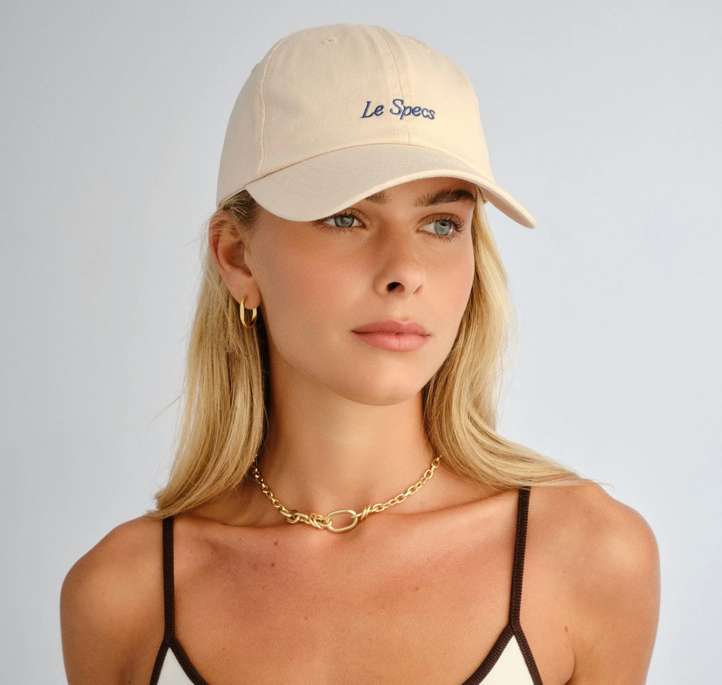 Logo cap cream