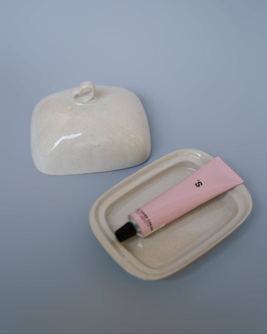 Ceramic Butter Dish – Elegant Kitchen & Holiday Gift Accessory