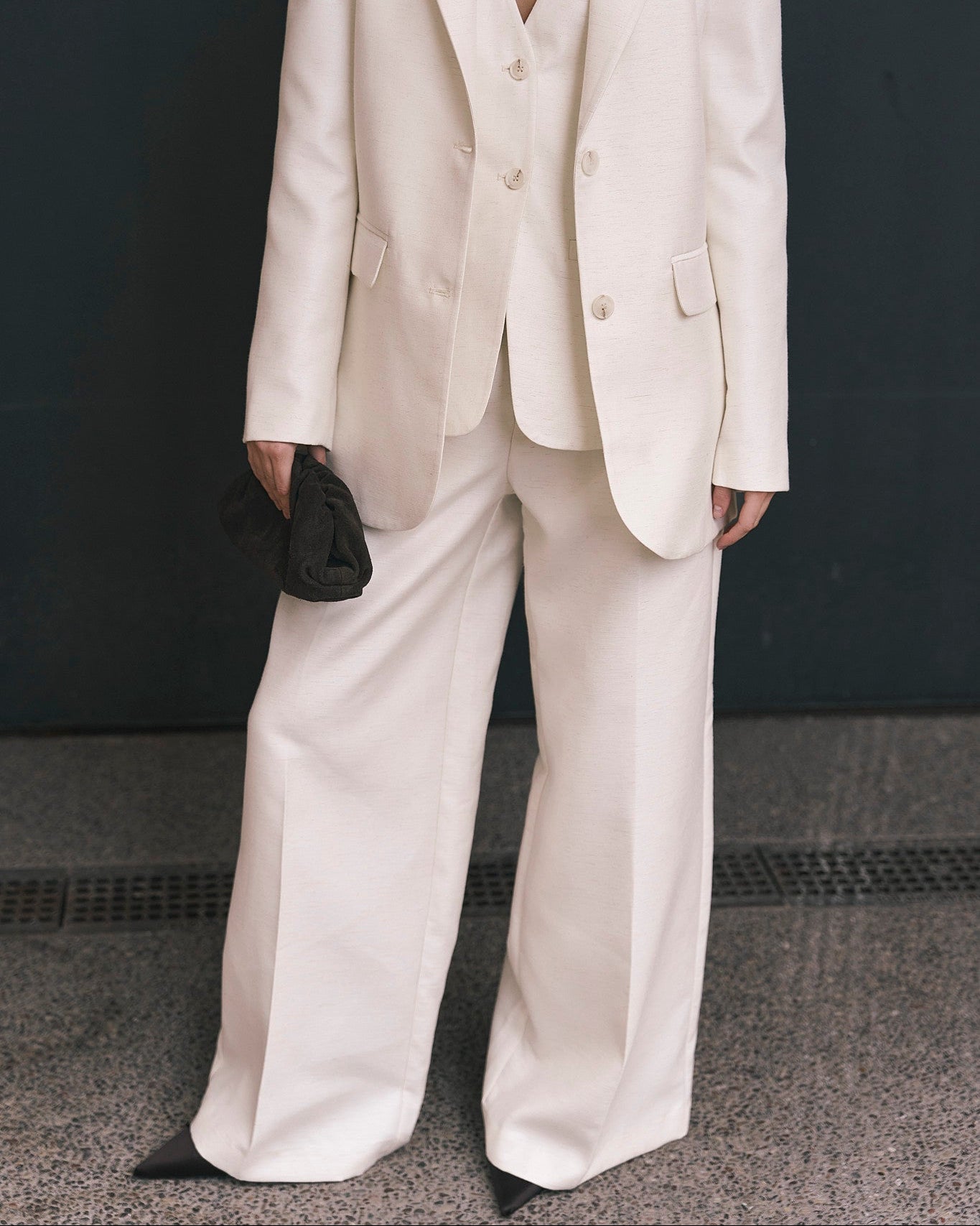 TROUSERS IN MILK TONE