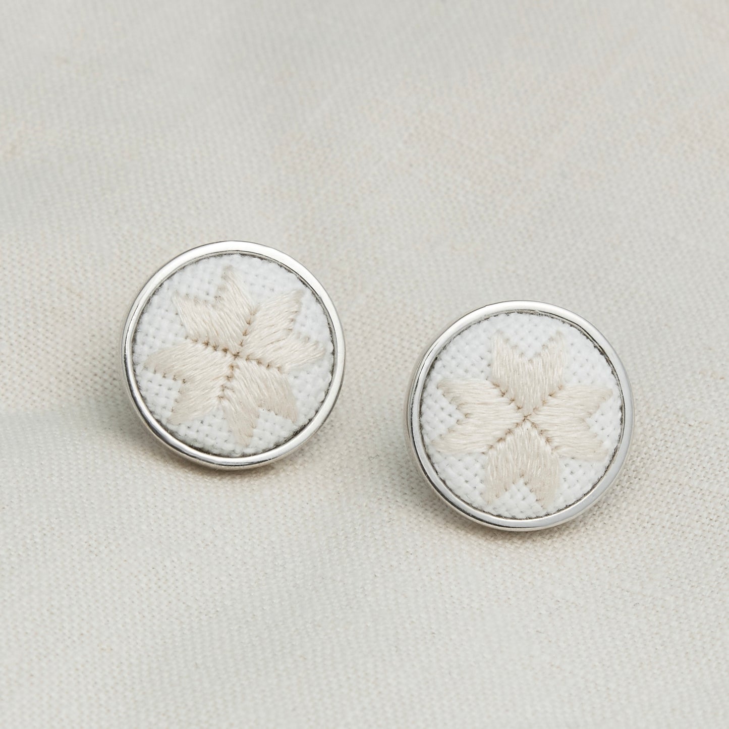 EMBROIDERED EARRINGS platinum