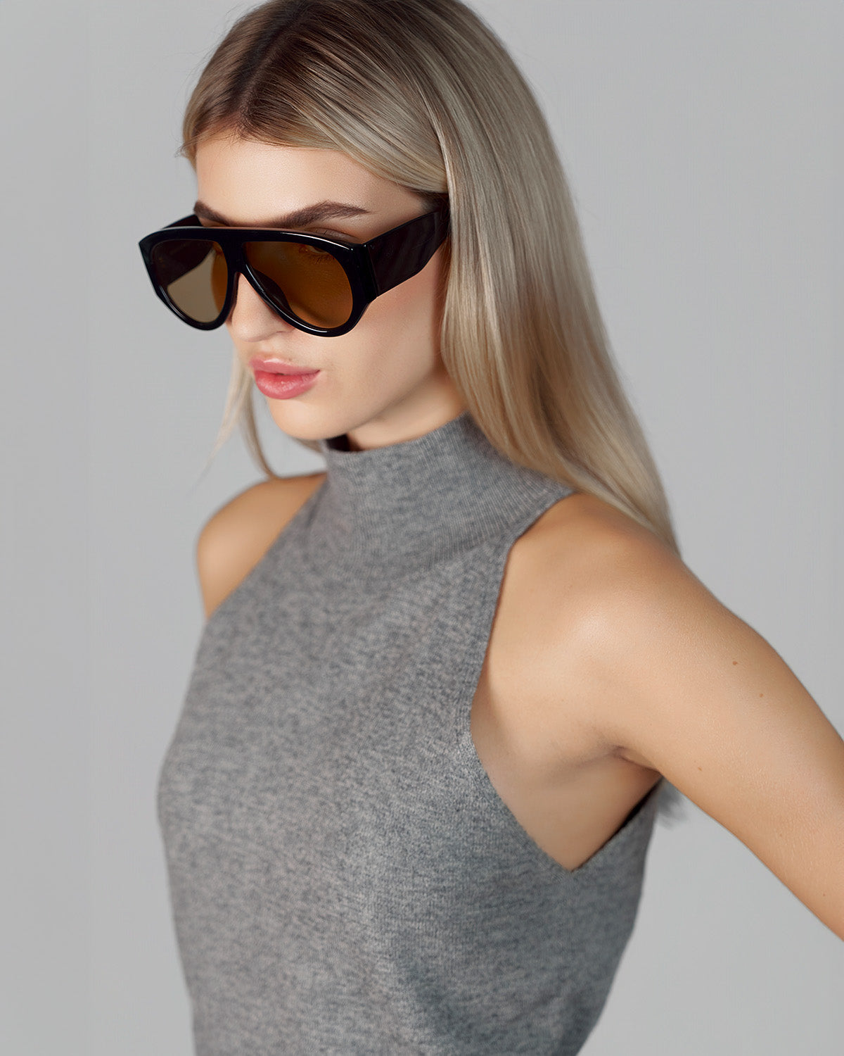 TURTLENECK SLEEVELESS