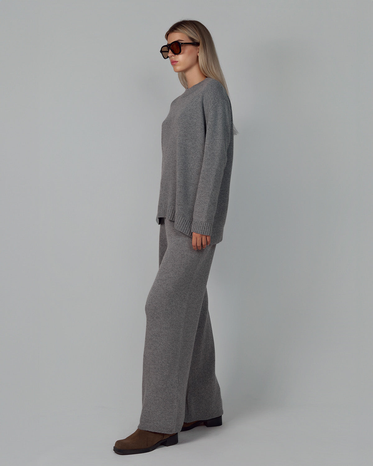 MERINO WOOL AND CASHMERE SUIT GRAY