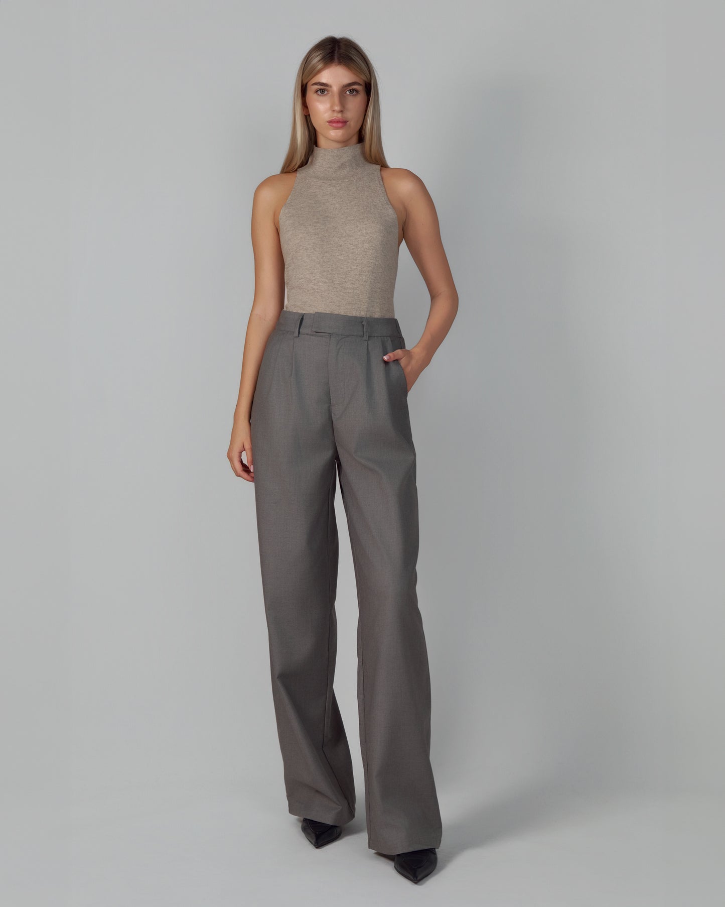 TURTLENECK SLEEVELESS