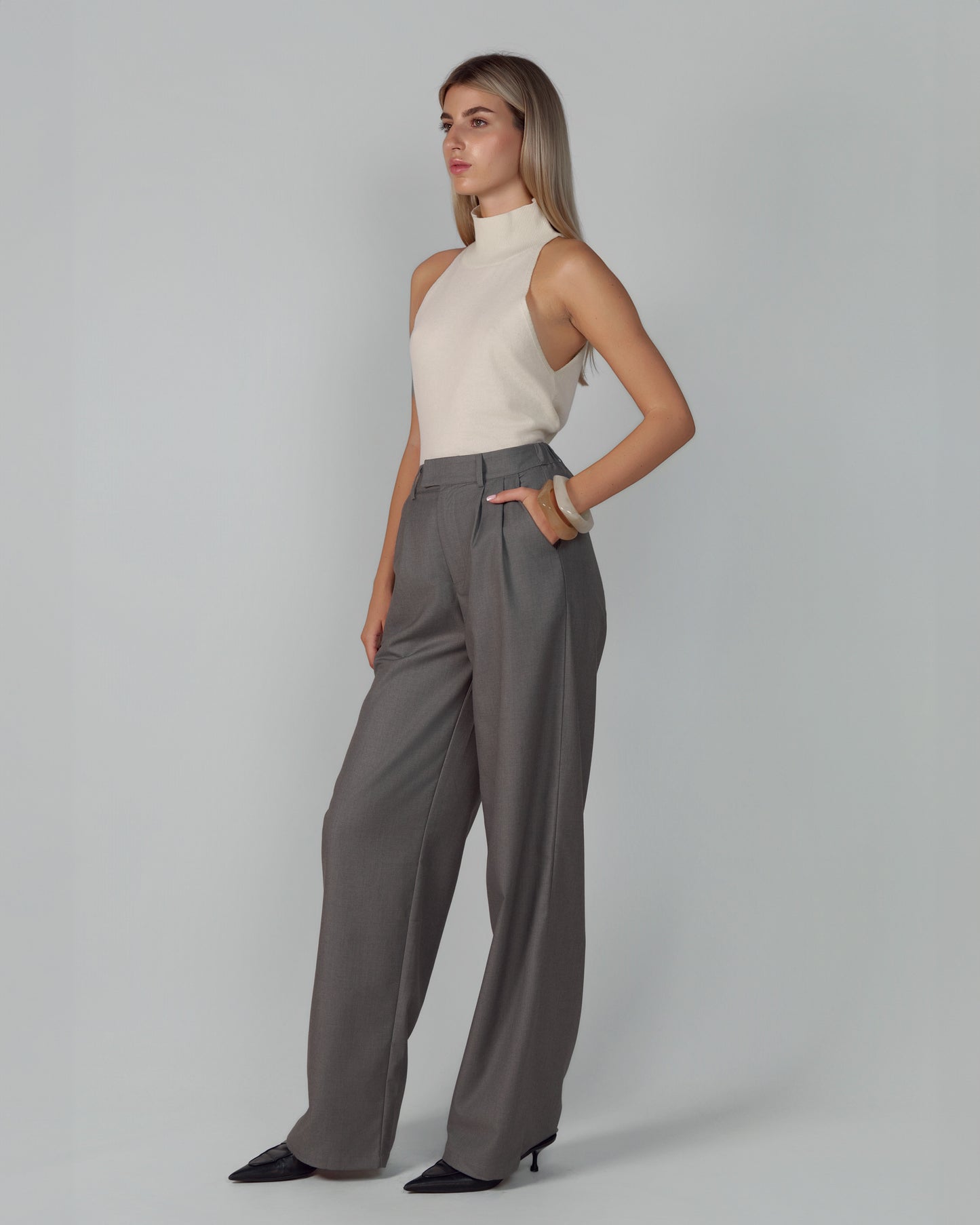 TURTLENECK SLEEVELESS