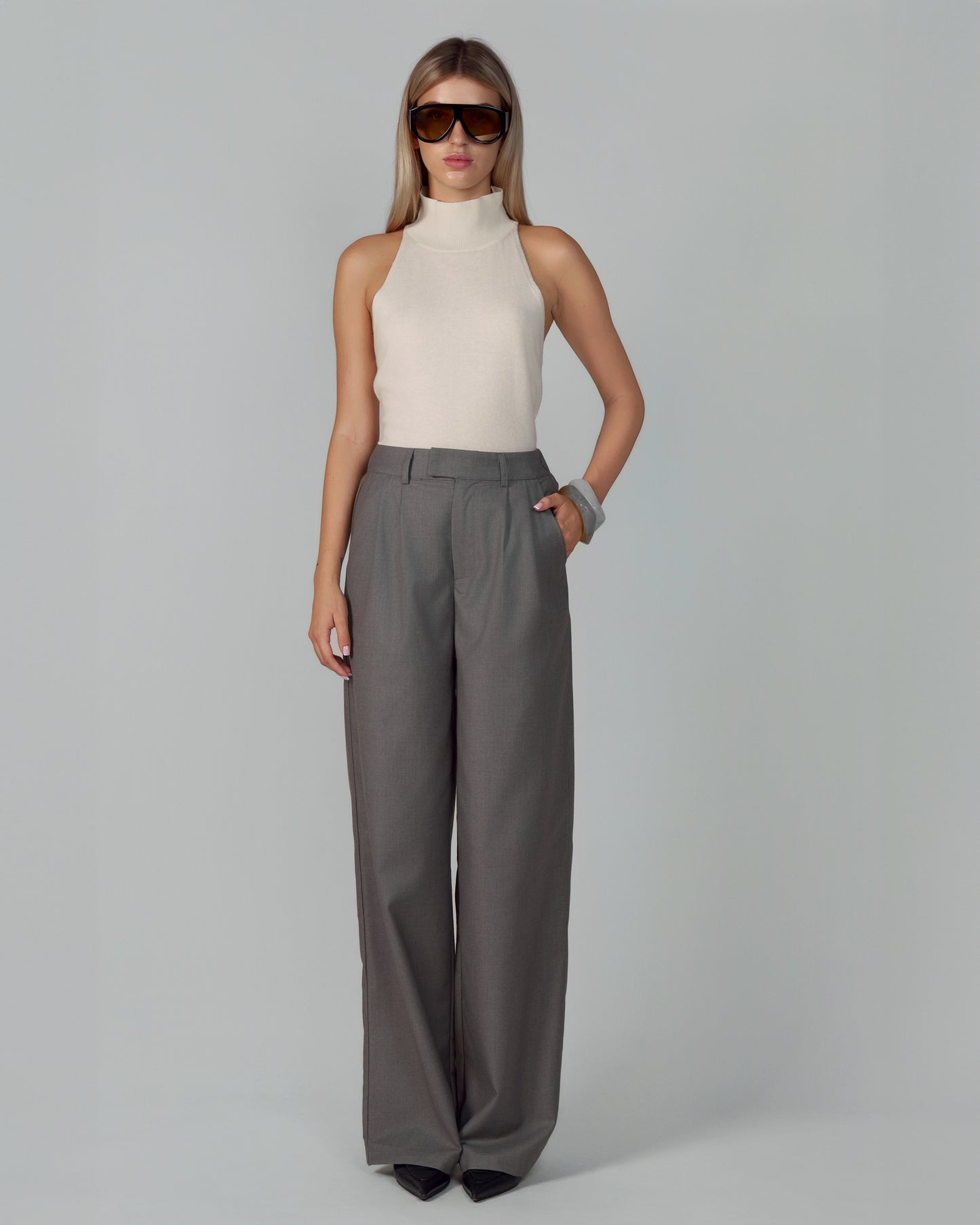 TURTLENECK SLEEVELESS