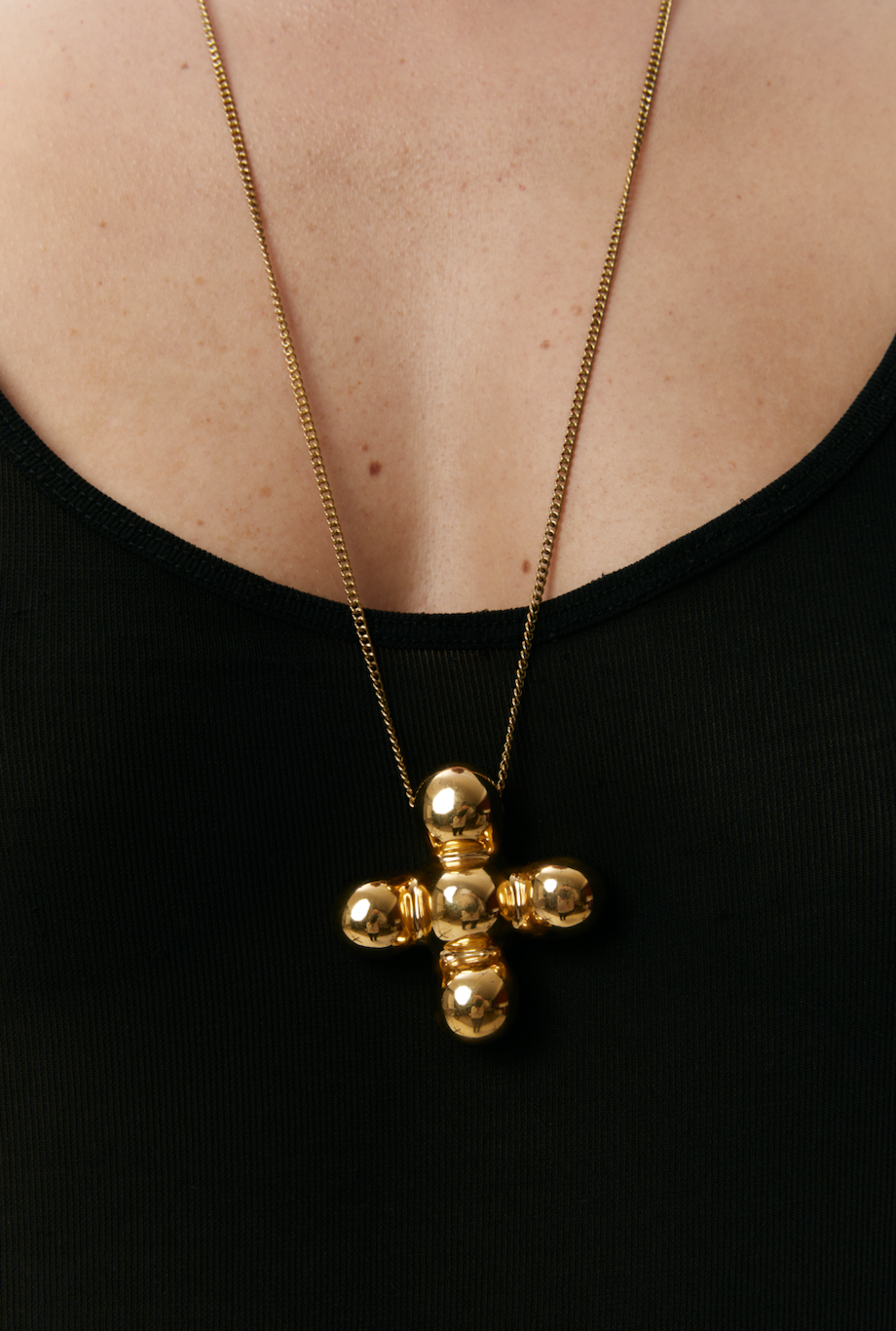 "BLOOM" CERAMIC NECKLACE GOLDEN