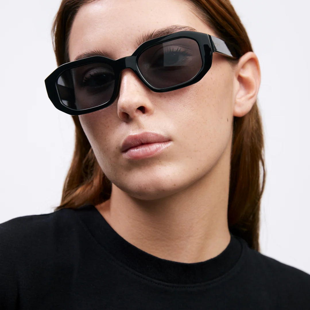 Kessia all black sunglasses